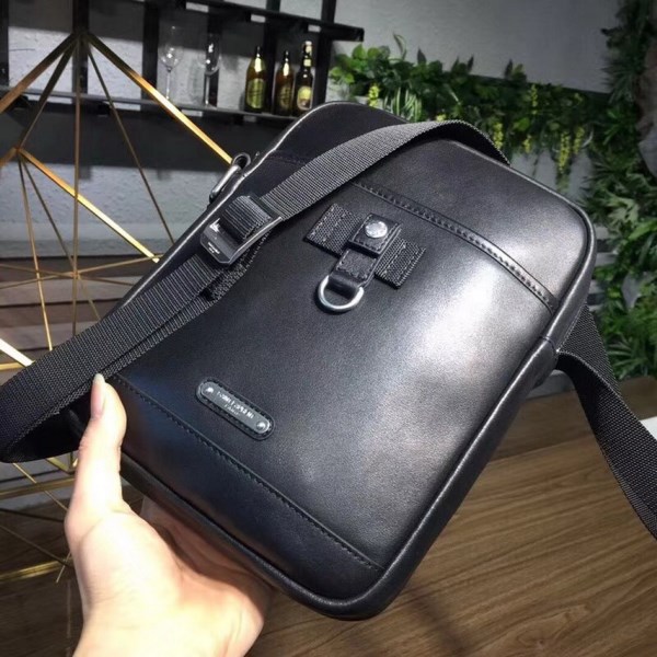 YSL（Saint laurent）圣罗兰黑色全皮RIVINGTON斜挎包482777